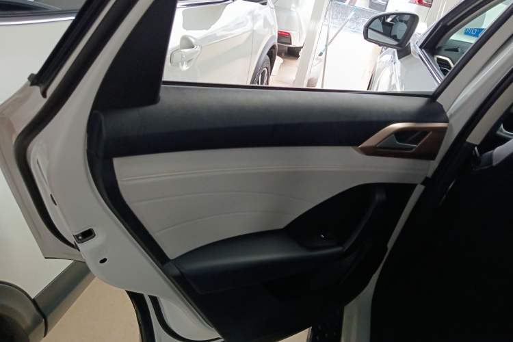 Used Volkswagen Tharu 2023 300TSI Two-Wheel-Drive Full Moon Edition