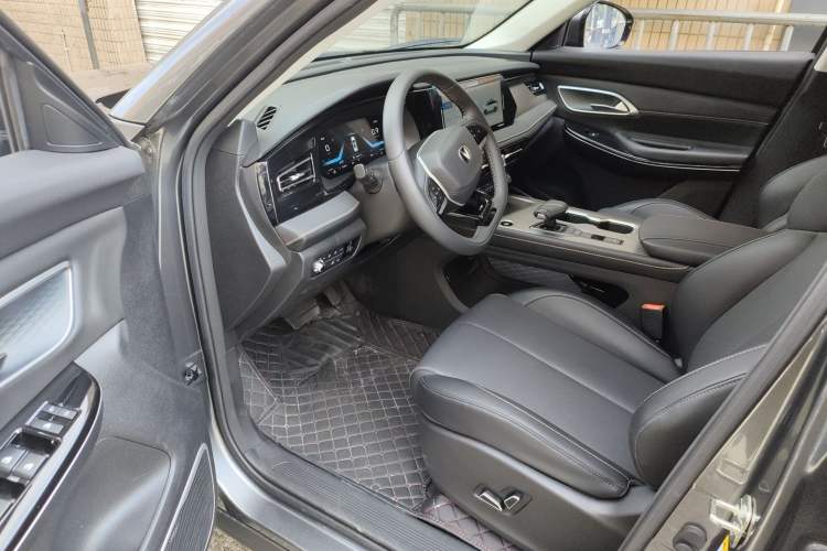 Used CHANGAN X7 PLUS 2024 1.5T Automatic Luxury 7-Seater Driver Seat