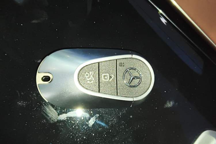 Used Mercedes-Benz GLC 2023 Facelifted GLC 300 L 4MATIC Luxury Version 5 Seats