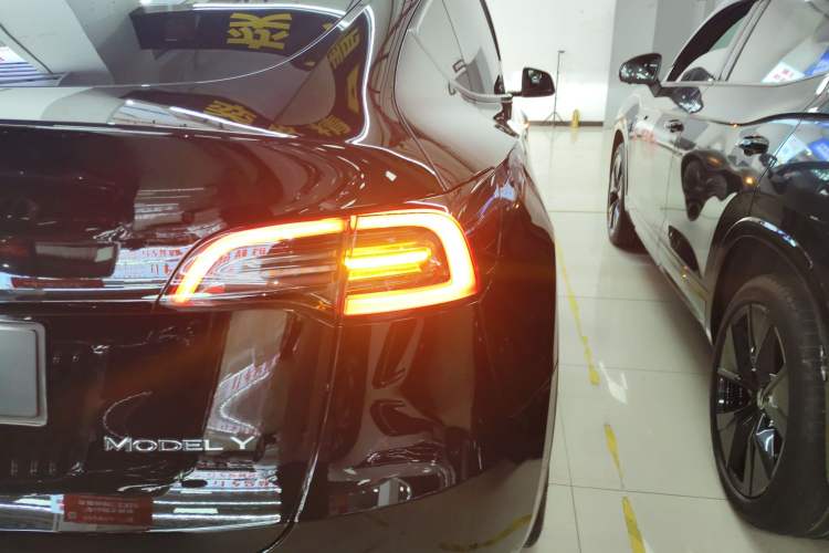 Used Tesla Model Y 2022 Revised Version Rear-Wheel Drive Right Rear Taillight