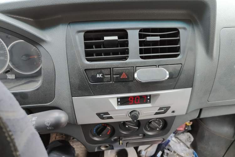 Used Dongfeng Xiaokang K07S 2016 1.2L Practical Version DK12-10