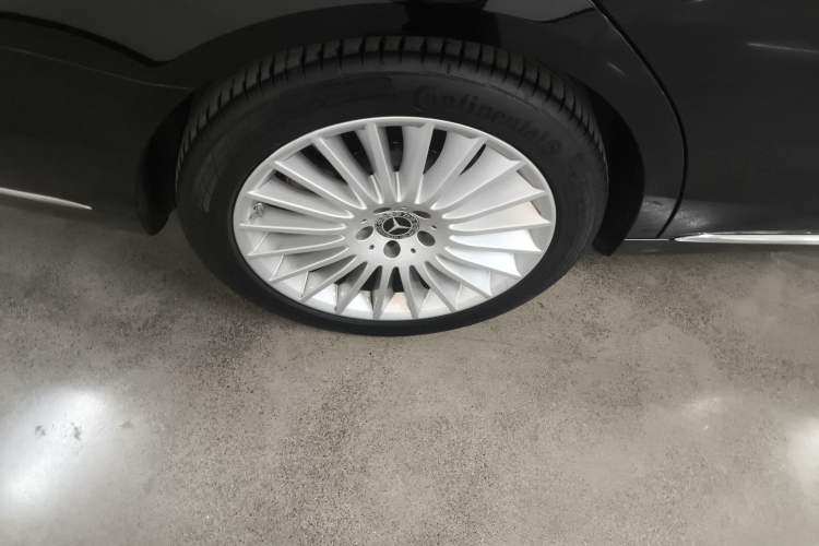 Used Mercedes-Benz S-Class 2020 S 350 L Business Class Ultimate Edition Right Rear Wheel Hub