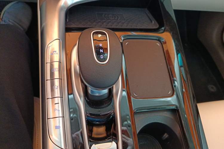 Used VOYAH FREE 2021 Four-Wheel Drive Standard All-Electric Exclusive Luxury Package Gear Lever