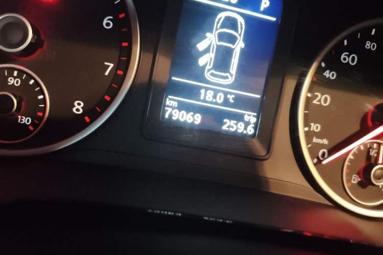 Used Volkswagen Tiguan 2015 1.8TSI Automatic Two-Wheel Drive Trend Edition Odometer Close Up