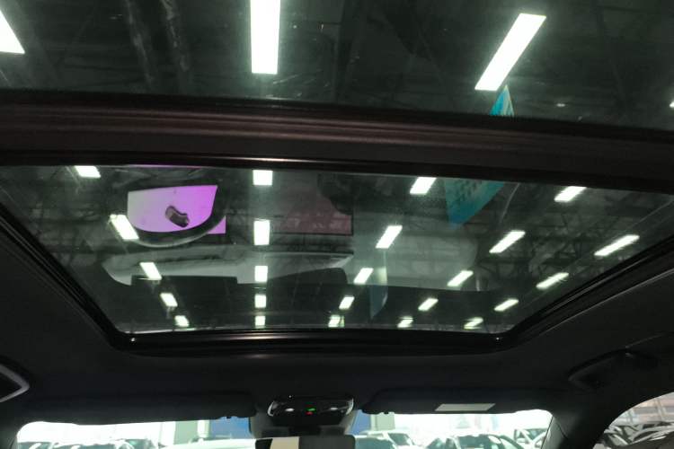 Used Lynk & Co 08 EM-P 2023 120km Long-Range Halo Headliner