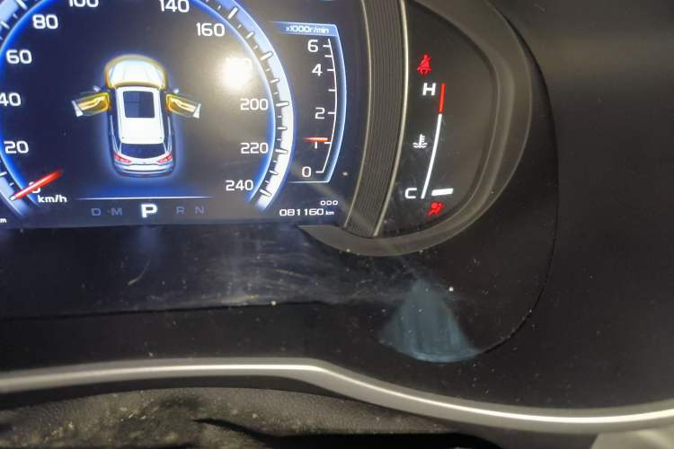 Used Geely Auto Emgrand X7 Sport 2016 1.8TD Automatic Smart Connectivity Version Odometer Close Up