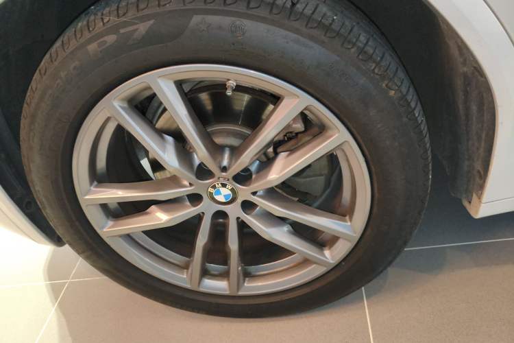 Used BMW X3 2019 xDrive28i M Sport Package Left Front Wheel Hub