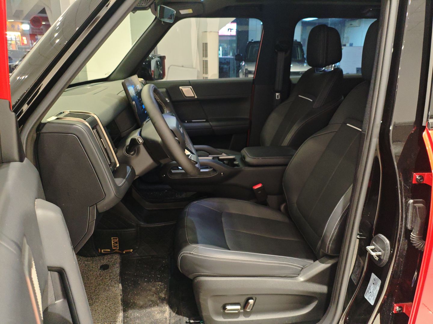 المقاعد الأمامية داخل السيارة