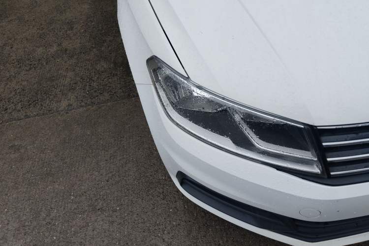 Used Volkswagen Santana 2015 HaoNa 230TSI DSG Comfort Model Right Front Headlight