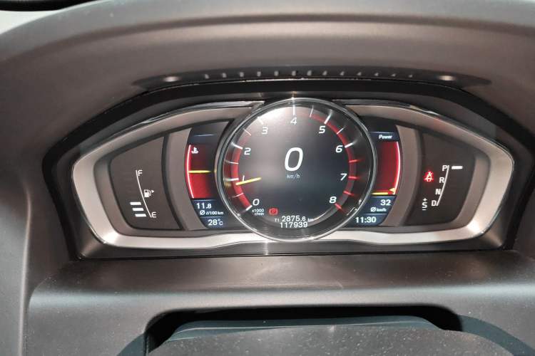 Used Volvo XC60 2015 T5 AWD Zhiyuan Edition Instrument Cluster