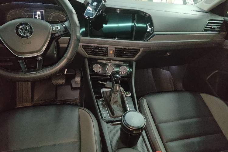 Used Volkswagen Sagitar 2019 280TSI DSG Comfort Version China V Standard Audio And AC Panel