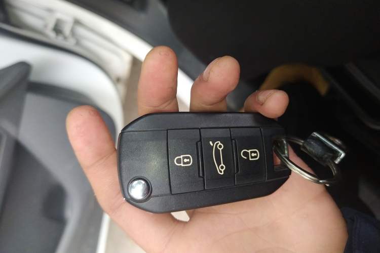 Used Peugeot 308 2018 1.6L Automatic Luxury Edition Interior 1