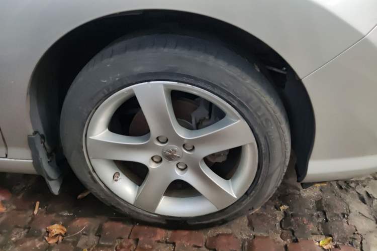 Used Peugeot 408 2010 2.0L Automatic Luxury Edition
