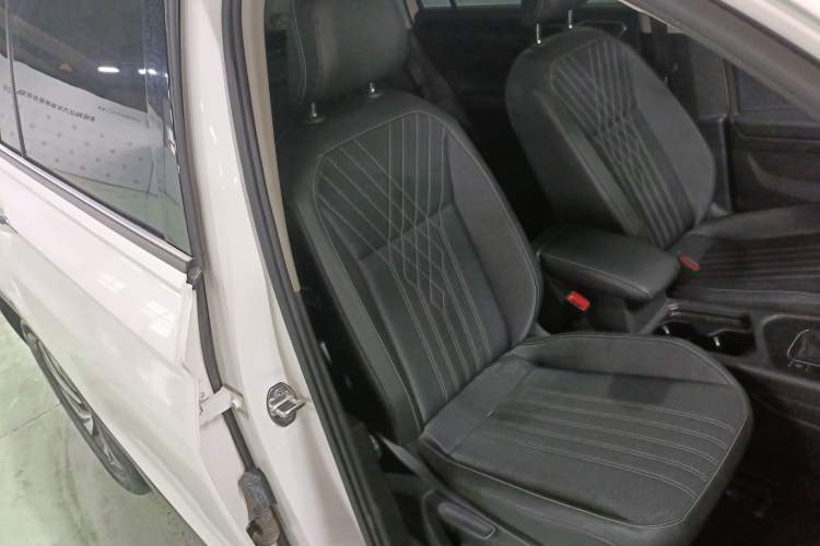 Used Volkswagen Tiguan L 2022 330TSI Automatic Two-Wheel Drive Comfort Edition
