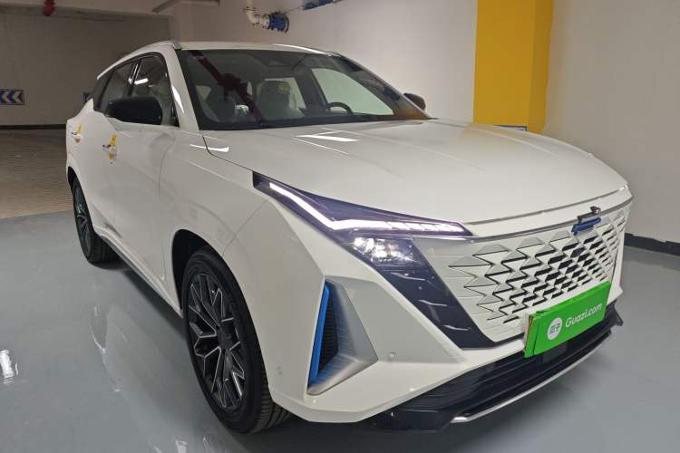 Used Oshan Z6 New Energy 2023 ZhiDian iDD 150KM Flagship PLUS Smart Parking Edition