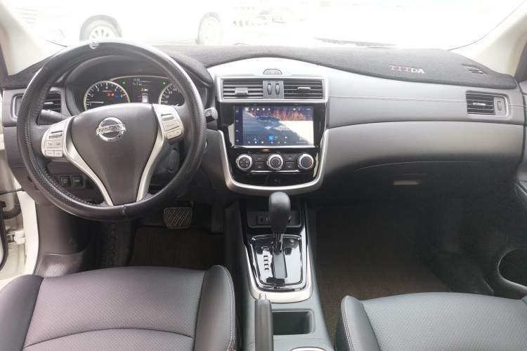 Used Nissan Tiida 2024 1.6L CVT Smart Drive Edition Center Console
