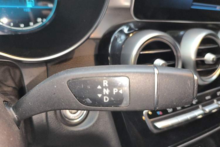 Used Mercedes-Benz GLC 2021 GLC 260 L 4MATIC Dynamic Edition Gear Lever