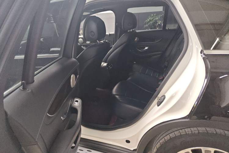 Used Mercedes-Benz GLC 2016 GLC 260 4MATIC Luxury Model Left Rear Seat