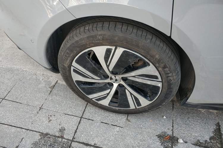 Used Nio ET5 2024 75 kWh Exterior 8