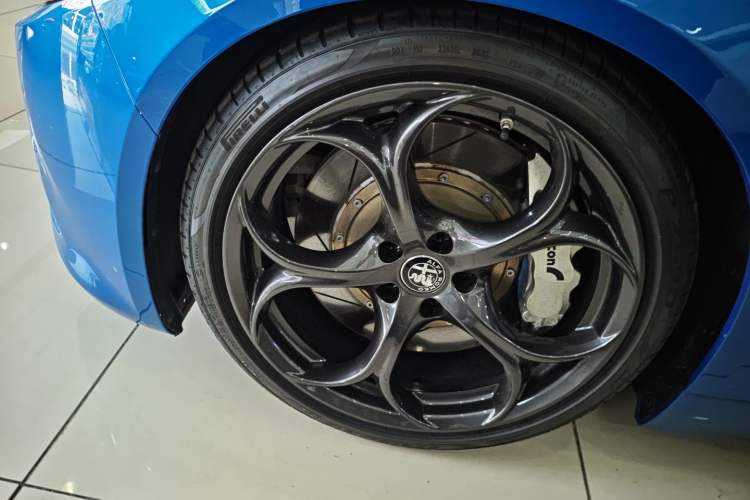 Used Alfa Romeo Giulia 2022 2.0T 280HP Veloce Track Edition
