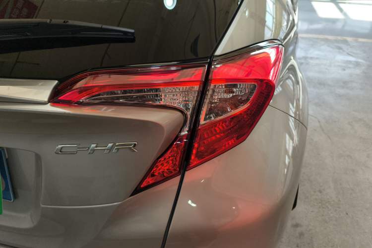 Used Toyota C-HR 2018 2.0L Leading with Sunroof China VI Standard
