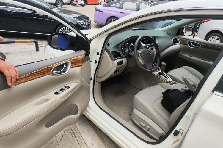 Used Nissan Sylphy 2014 1.6XV CVT Deluxe Edition Driver Seat