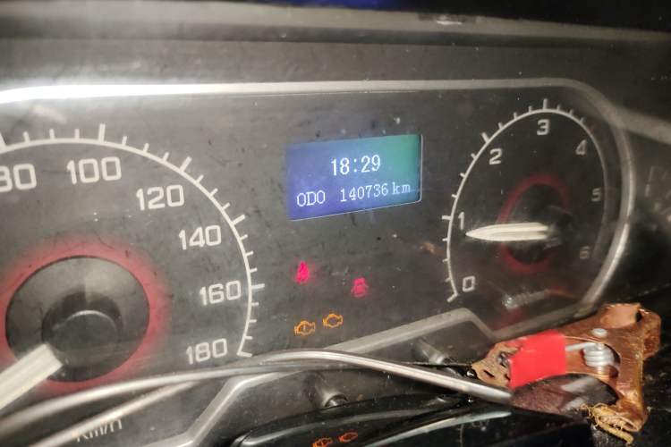 Used SAIC MAXUS Xintu V80 2018 2.5T 6-Speed Manual Aoyuntong Short Wheelbase Mid-Height 5-6 Seater