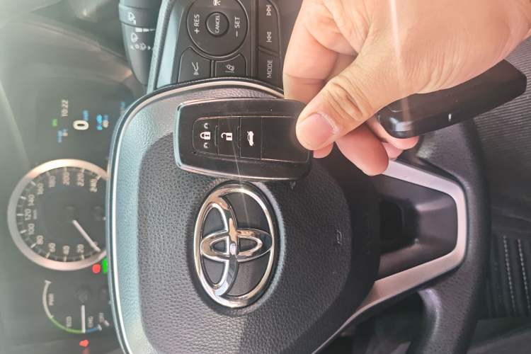 Used Toyota Corolla 2021 Dual-Engine 1.8L E-CVT Pioneer Edition
