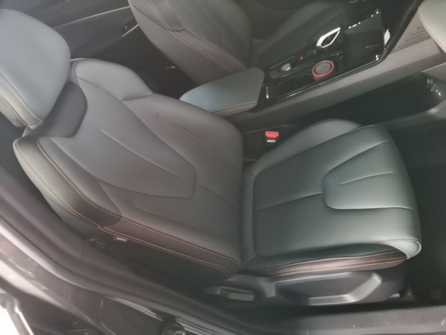 Geely Auto Emgrand X7 Sport 2024 1.5TD Dragon Edition — снимка 19