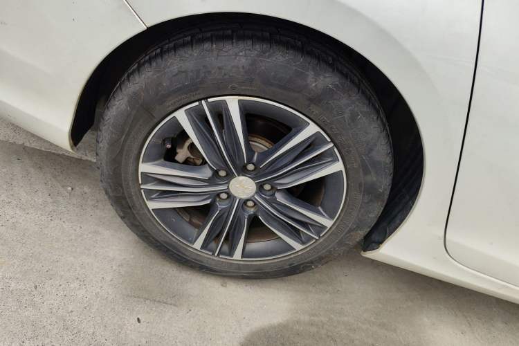 Used Peugeot 308 2016 230THP Automatic Luxury Edition Right Rear Wheel Hub