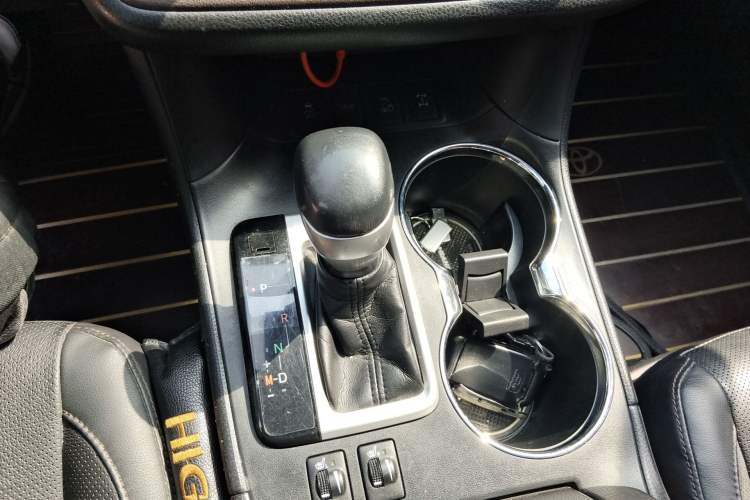 Used Toyota Highlander 2018 2.0T Four-Wheel Drive Luxury Version 7 Seats China VI Standard