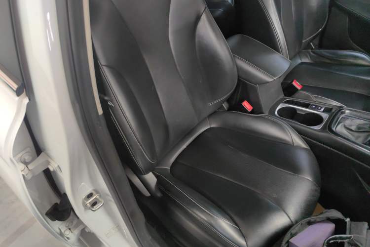 Used Roewe i5 2020 1.5L Automatic 4G Connect Luxury Flagship Edition
