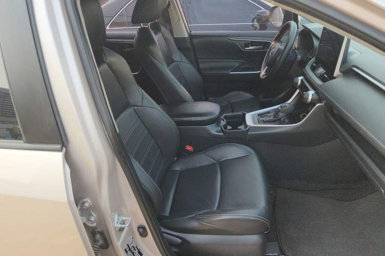 Used Toyota Wildlander 2020 2.0L CVT Two-Wheel Drive Luxury Edition
