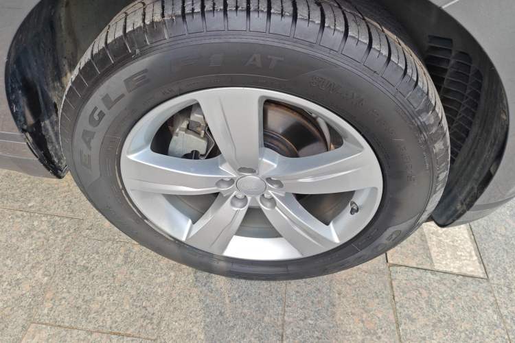 Used Land Rover Range Velar 2019 250 PS Right Front Wheel Hub