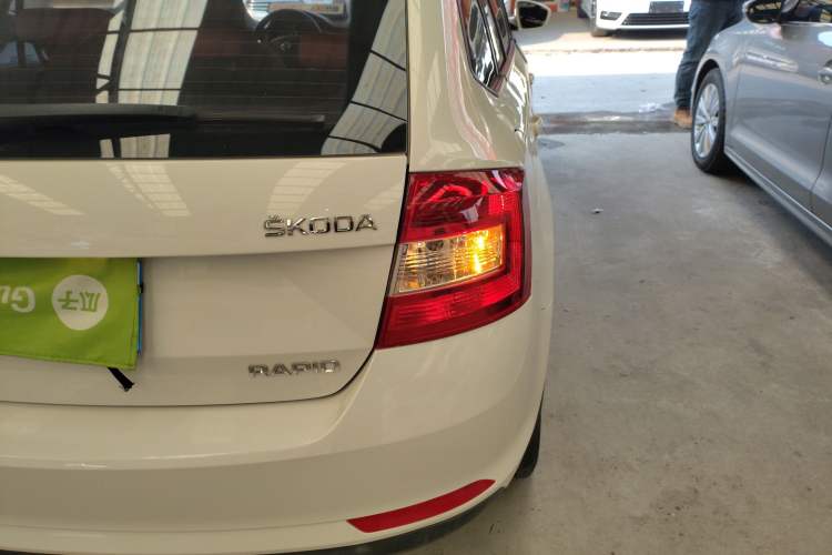 Used Skoda Rapid Spaceback 2016 Revised Version 1.6L Automatic Front-Drive Edition