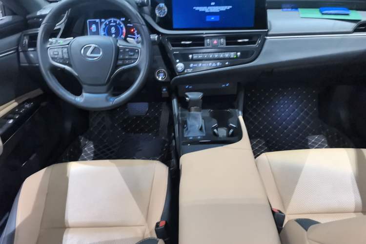 Used Lexus ES 2022 200 Excellence Edition Center Console