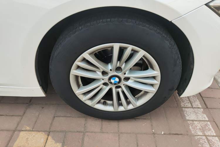Used BMW 3 Series 2013 320Li Fashion Model
