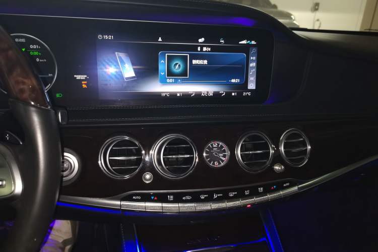Used Mercedes-Benz Maybach S-Class 2020 S 450 4MATIC Collector's Edition Audio And AC Panel