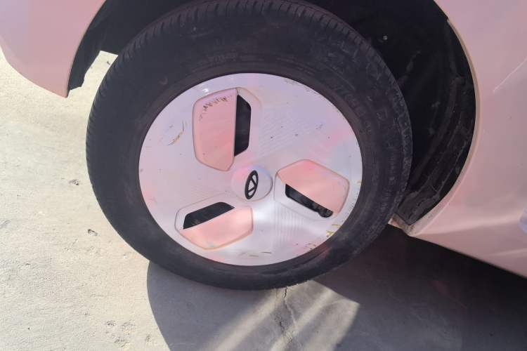 Used Chery QQ Ice Cream 2022 170km Sundae Phosphate Lithium-Ion
