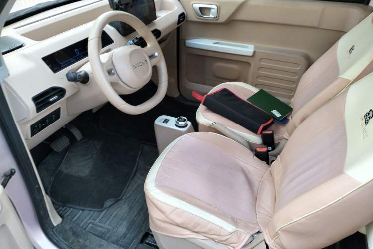 Used Geely Galaxy Panda 2023 Panda Mini 200km Endurance Bear Left Front Seat