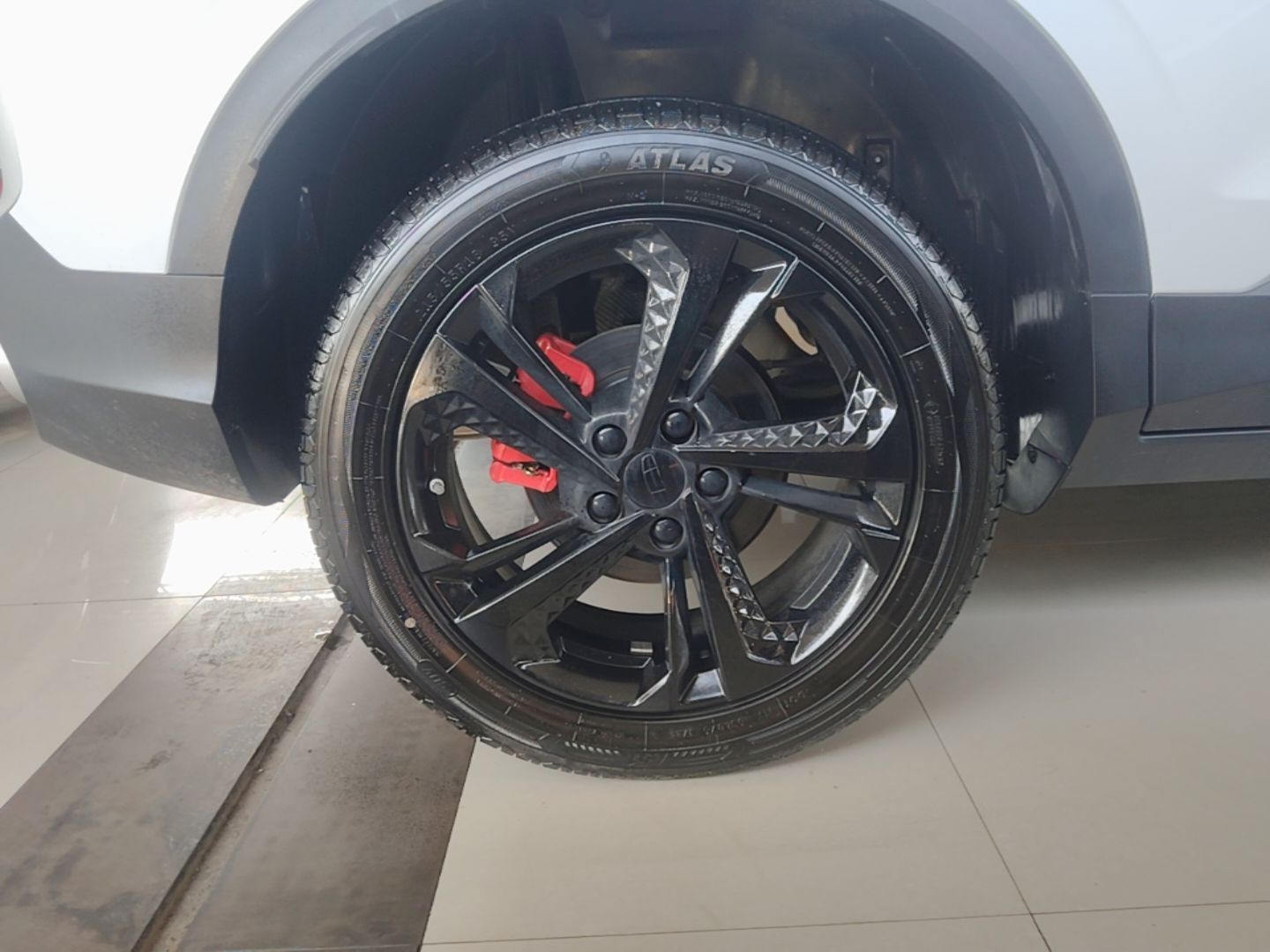 Geely Auto Coolray 2025 Bin Yue L 1.5T DCT Starlight Edition — снимка 11