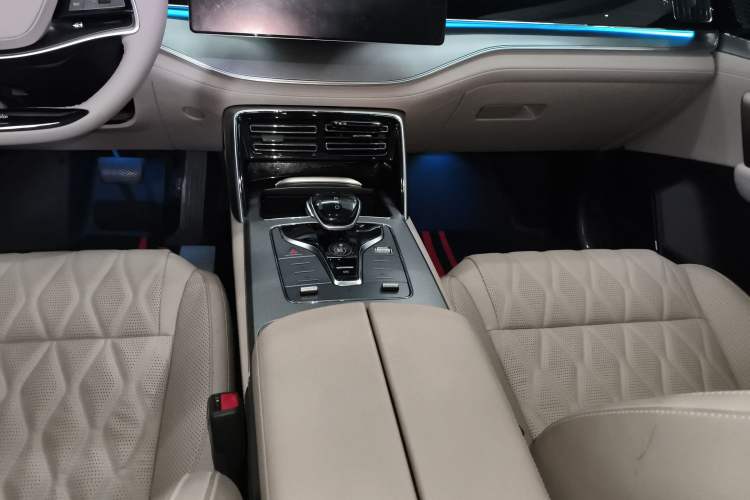 Used BYD Tang New Energy 2024 DM-i Glory Edition 112KM Prestige Model
