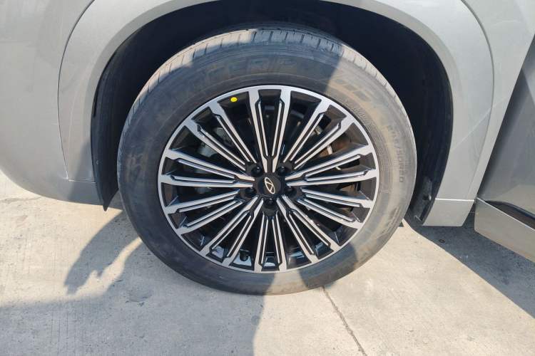 Used Chery Tiggo 9 C-DM 2025 1.5T 106KM Ultra-Comfort Edition 5 Seats Lithium-NMC