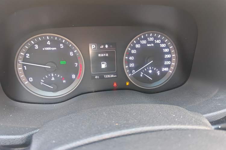 Used Hyundai Tucson 2015 2.0L Automatic Two-Wheel Drive Smart Version
