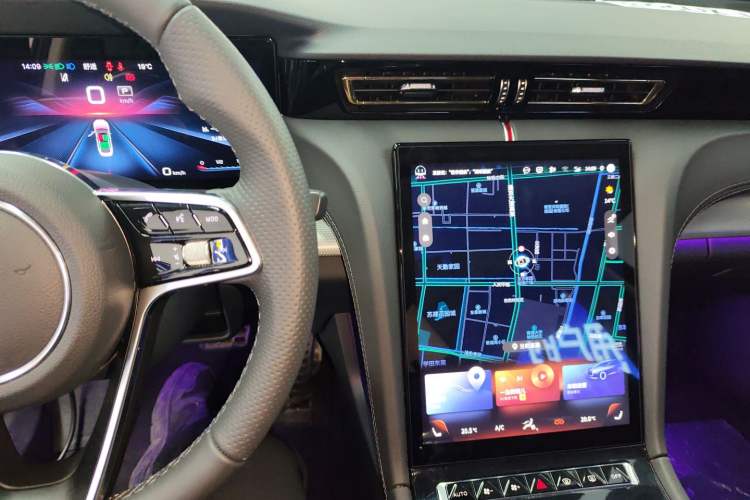 Used Hongqi H5 2023 2.0T Automatic Smart Connect Flagship Edition Audio And AC Panel