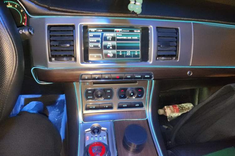 Used Jaguar XF 2014 XF 2.0T Prestige Edition
