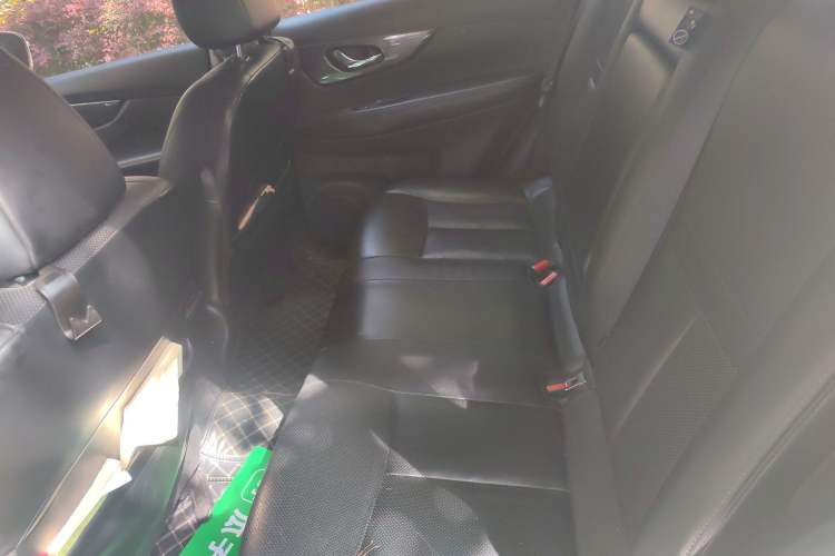 Used Nissan X-Trail 2014 2.5L CVT Luxury Edition 4WD Left Rear Seat