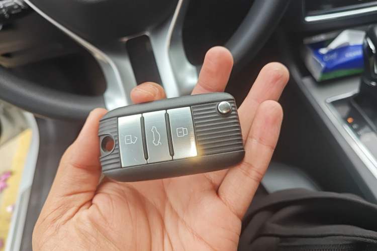 Used Roewe i6 2020 PLUS 1.6L CVT 4G Connected Glory Flagship Edition
