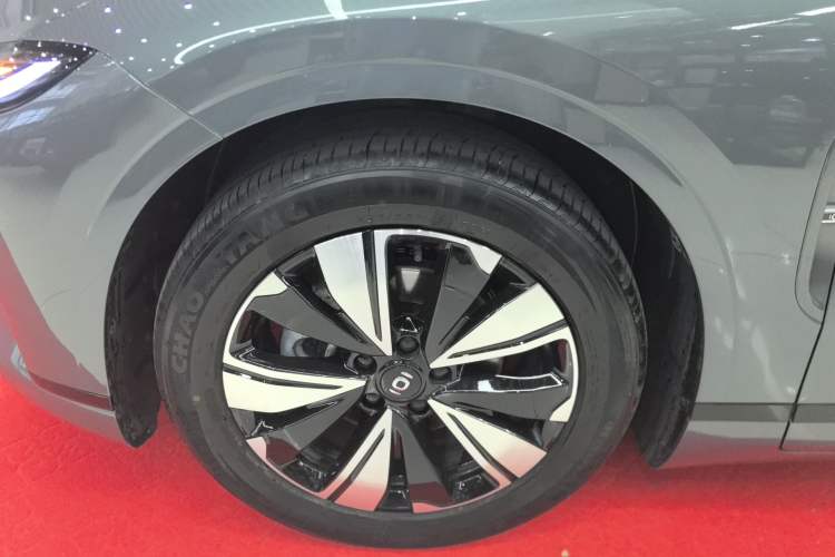 Used CHANGAN NEVO A07 2024 All-Electric "True Fragrant" Edition 515 Elite Model Left Front Wheel Hub