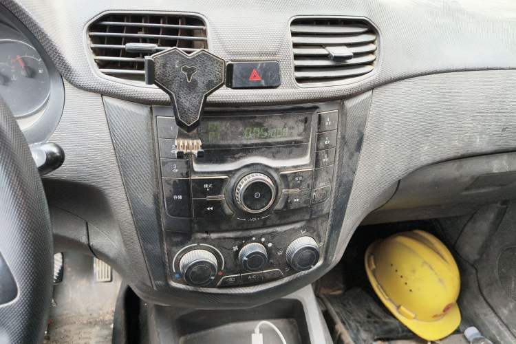 Used Wuling Hongguang 2018 1.5L Classic S Base Model Audio And AC Panel